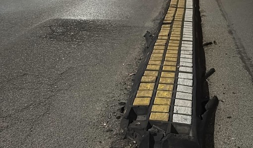 I dossi a pezzi di via Romolo Gessi I dossi a pezzi di via Romolo Gessi