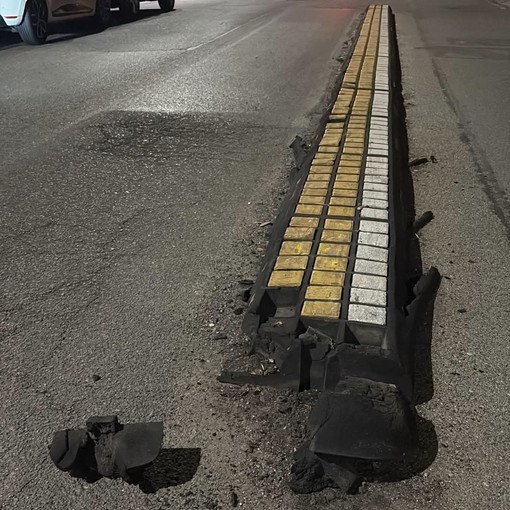 I dossi a pezzi di via Romolo Gessi I dossi a pezzi di via Romolo Gessi