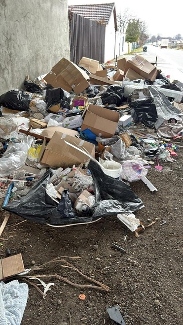 La discarica sotto al ponte del Villaretto