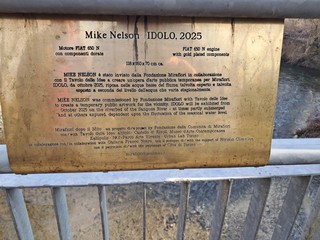 Rottami e immondizia nel fiume Sangone