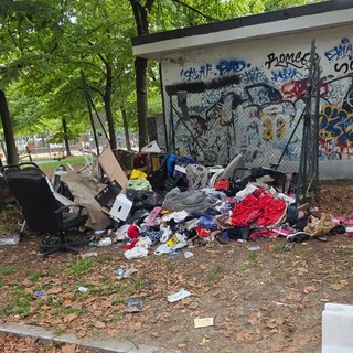 La discarica presente al parco Ruffini