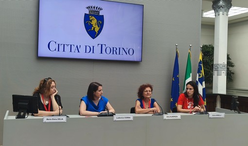 Dina Alberizia a Torino racconta i duri giorni della detenzione in Libia Dina Alberizia a Torino racconta i duri giorni della detenzione in Libia