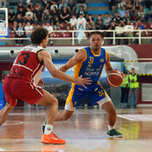 Basket, Reale Mutua Torino chiude la regular season con una sconfitta a Rieti: ora play-in a Cremona
