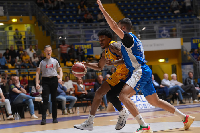 Torino trova continuità: vittoria contro Ruvo e play-in nel mirino con super Allen