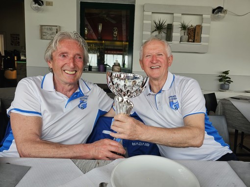 Da sinistra, Lavagnino e Gallo con il trofeo