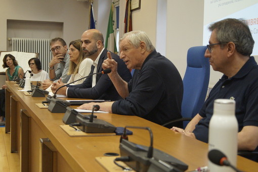 Don Ciotti, storico fondatore del Gruppo Abele, ospite d'onore a Collegno Don Ciotti, storico fondatore del Gruppo Abele, ospite d'onore a Collegno