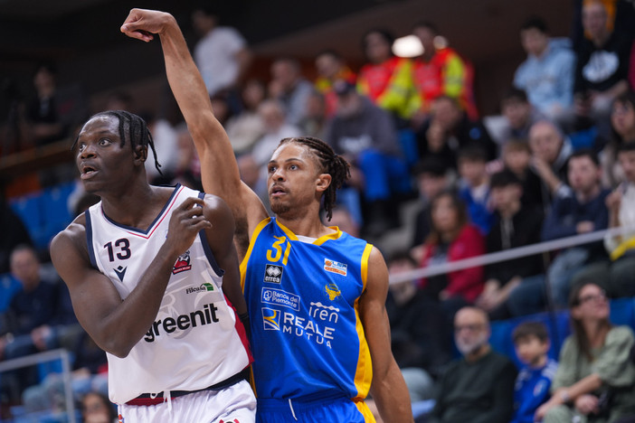 Basket, colpo a Milano: Reale Mutua vince 63-65 e aggancia Urania Basket, colpo a Milano: Reale Mutua vince 63-65 e aggancia Urania