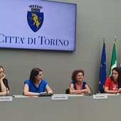 Dina Alberizia a Torino racconta i duri giorni della detenzione in Libia Dina Alberizia a Torino racconta i duri giorni della detenzione in Libia