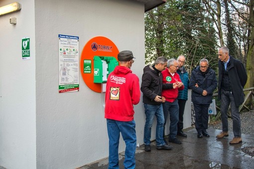 Un nuovo defibrillatore alla Basilica di Superga: Torino sempre più cardioprotetta