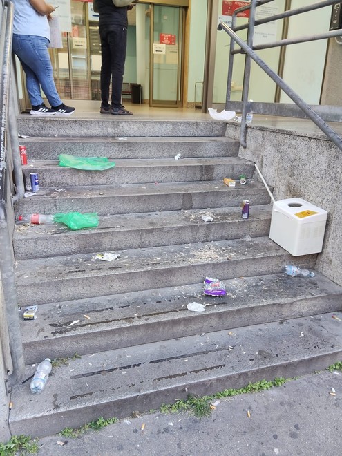 Le condizioni dell'area antistante la mutua Le condizioni dell'area antistante la mutua