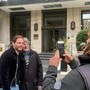 Da Daniel Brühl a Spike Lee: i fan in attesa davanti agli hotel per le star del TFF Da Daniel Brühl a Spike Lee: i fan in attesa davanti agli hotel per le star del TFF
