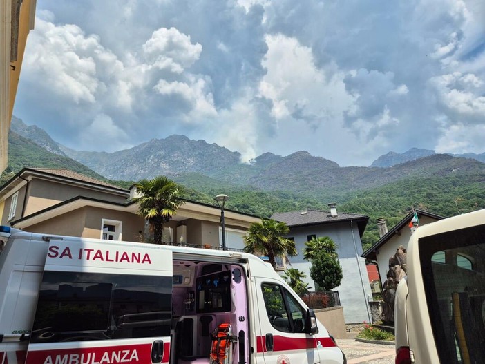 Croce Rossa in prima linea contro gli incendi in val di Susa Croce Rossa in prima linea contro gli incendi in val di Susa