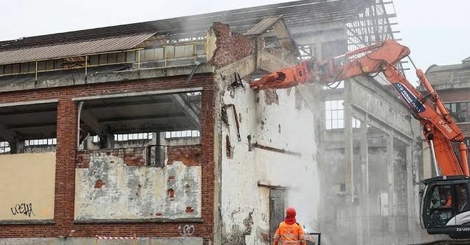 Demolizioni alle ex Grandi Motori di via Cuneo