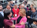 Partito Democratico, l'abbraccio di Schlein a Pentenero lancia la volata per le Regionali: &quot;Forza, dai&quot;