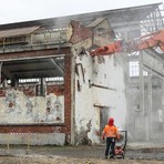 Demolizioni alle ex Grandi Motori di via Cuneo