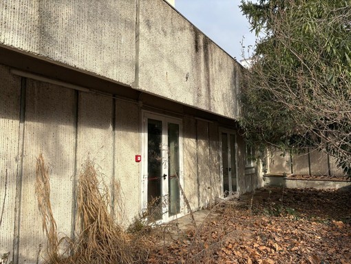 La situazione di abbandono dell'ex palestra del Majorana