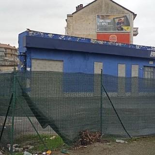 L'ex distributore di benzina di corso Vercelli