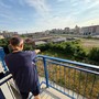 Il signor Antonio indica il terreno &quot;dimenticato&quot;