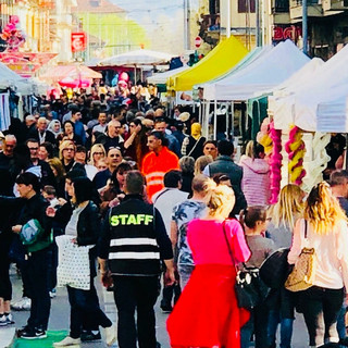 Via Stradella diventa un'isola pedonale, domenica c'è la Festa d’Autunno