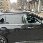 I casi di finestrini rotti sono frequenti in corso Tassoni (foto di repertorio)