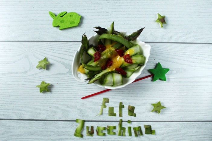 Felici &amp; Veloci, la nuova ricetta di Fata Zucchina: 'Carbonara di asparagi'