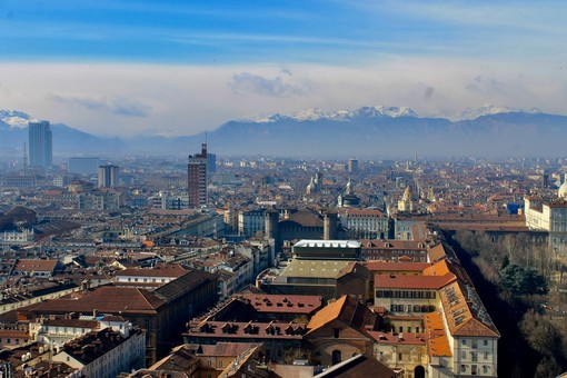 Si compra sempre più in periferia - foto di Marie Rouilly su Unsplash