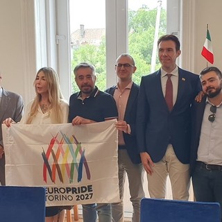 La delegazione torinese che parteciperà al Budapest Pride con l’ambasciatore