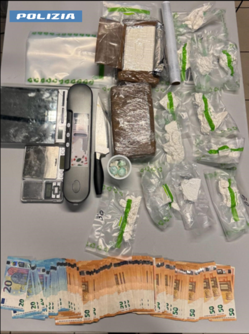 Moncalieri, trovati in possesso di oltre 3 kg di cocaina pronta per lo spaccio: arrestati in due Moncalieri, trovati in possesso di oltre 3 kg di cocaina pronta per lo spaccio: arrestati in due