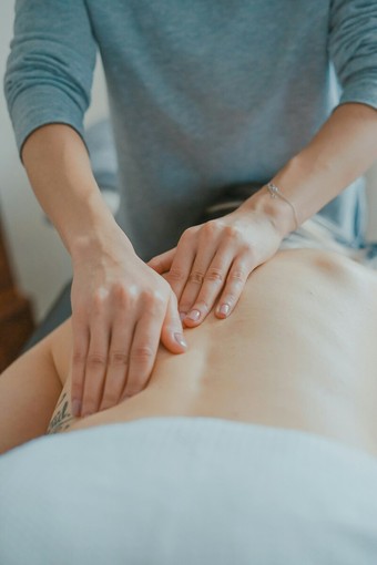 Fisioterapista a domicilio: un aiuto nel recupero dopo interventi e traumi Fisioterapista a domicilio: un aiuto nel recupero dopo interventi e traumi