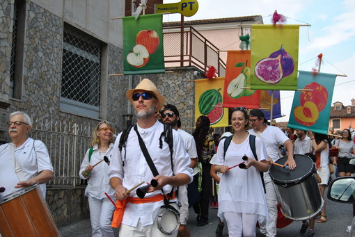 Parata della Macedonia: a Borgo Dora riparte la programmazione teatrale di Spazio BAC con l’evento &quot;Tutti Frutti&quot;