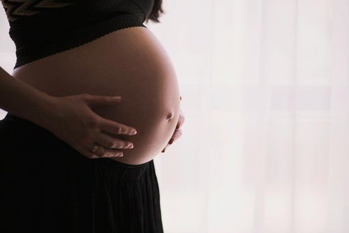 Pressione alta in gravidanza: all'Ospedale di Ivrea uno studio testa l'ecografia al cuore fatta dai ginecologi