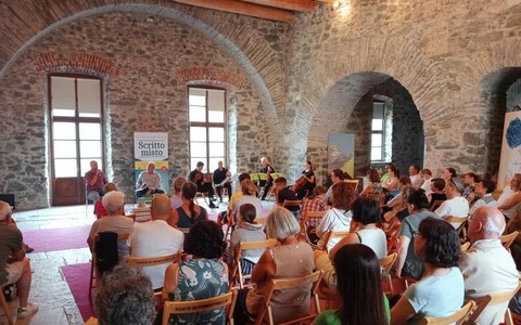 Scritto Misto, il gran finale al Forte di Fenestrelle: libri, musica e il filo rosso tra umano e disumano