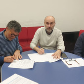 Il momento della firma del protocollo Il momento della firma del protocollo
