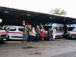 Acqua Sant'Anna al fianco della Croce Rossa di Beinasco per i più fragili Acqua Sant'Anna al fianco della Croce Rossa di Beinasco per i più fragili