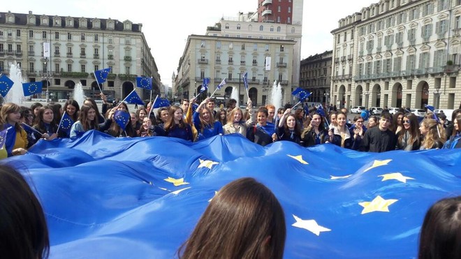 Festa dell’Europa: i monumenti della Città Metropolitana si illuminano per la pace