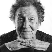 I sogni dei vecchi: gli scatti realizzate nelle case di riposo italiane in mostra a Camera