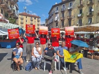 Il flash mob in piazza Foroni