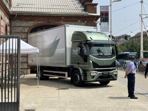 Iveco, Avs: &quot;Molto preoccupati per Iveco. Cessione inaccettabile, in gioco migliaia di posti di lavoro&quot;