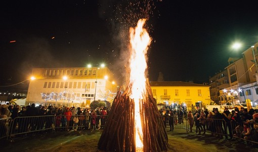“Natale insieme”: Pino Torinese celebra la giornata più bella con una grande festa “Natale insieme”: Pino Torinese celebra la giornata più bella con una grande festa