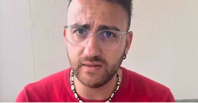 Uno dei tanti insulti rivolti al consigliere Raia