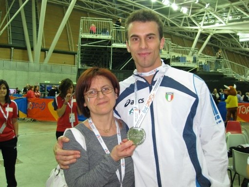 Fabio Cerutti e   mamma Mariagrazia in una foto di qualche anno