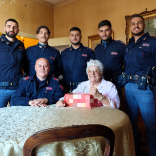 La donna è stata raggiunta telefonicamente da un truffatore, poi arrestato