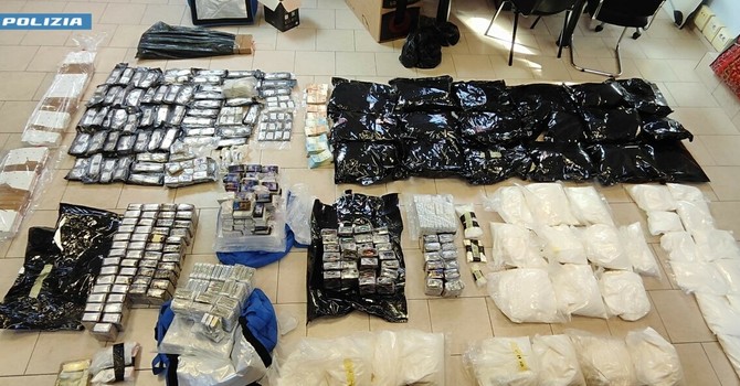 Armi e droga sequestrate dalla Polizia