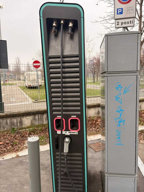 Uno dei tanti furti, nei pressi del parcheggio Caio Mario