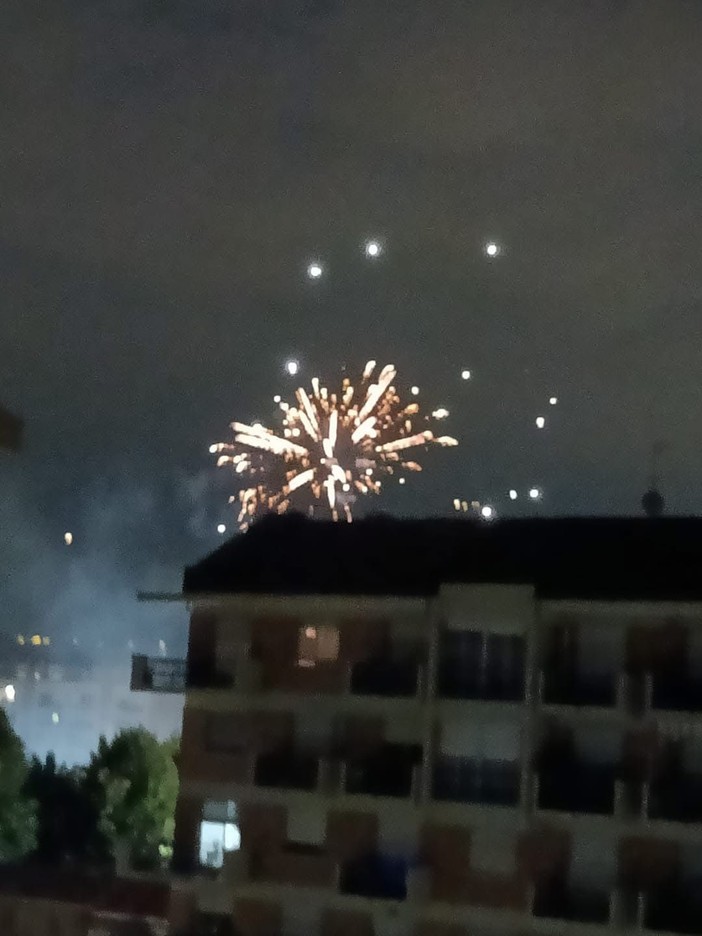 Fuochi d'artificio a Mirafiori Sud
