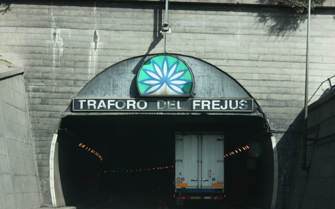 Una immagine d'archivio del traforo del Frejus
