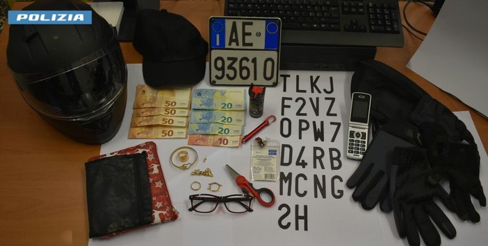 La refurtiva recuperata dagli agenti di Polizia