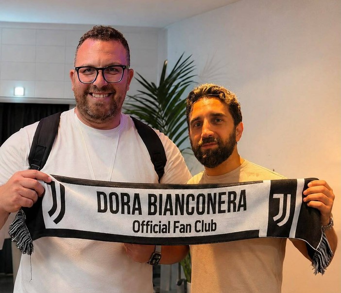 Il vicepresidente Ozimo e il presidente Caputo del fans club Dora Bianconera Il vicepresidente Ozimo e il presidente Caputo del fans club Dora Bianconera