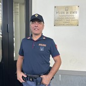 Soffoca con il cibo alla stazione di Napoli: poliziotto fuori servizio le salva la vita