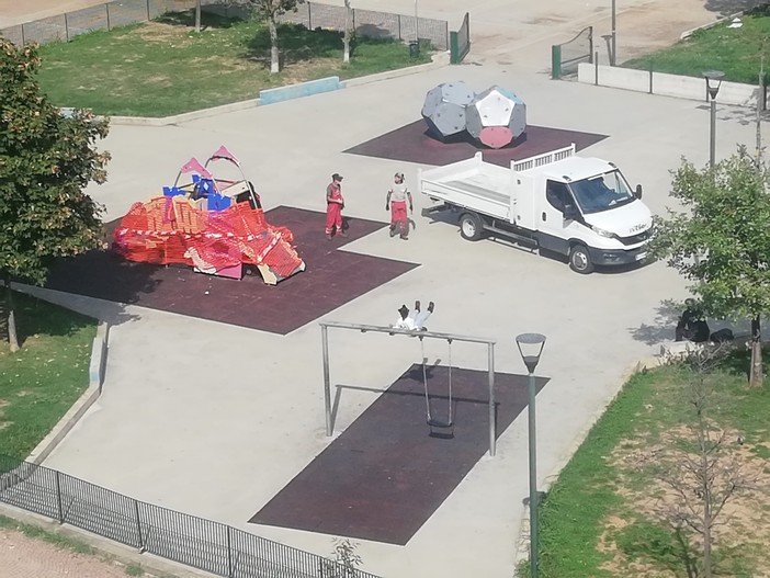 L'intervento per i giochi vandalizzati